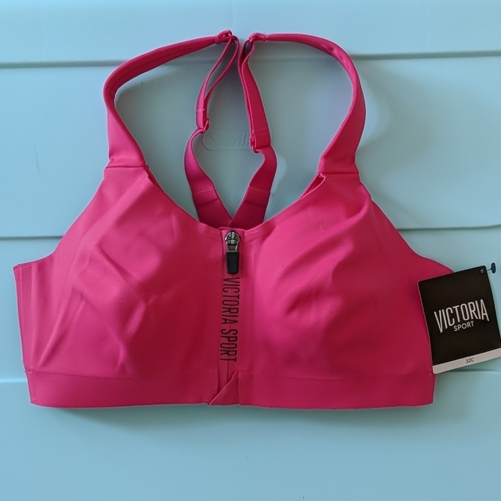 NWT VS Sport Incredible Knockout Ultra Max Bra
